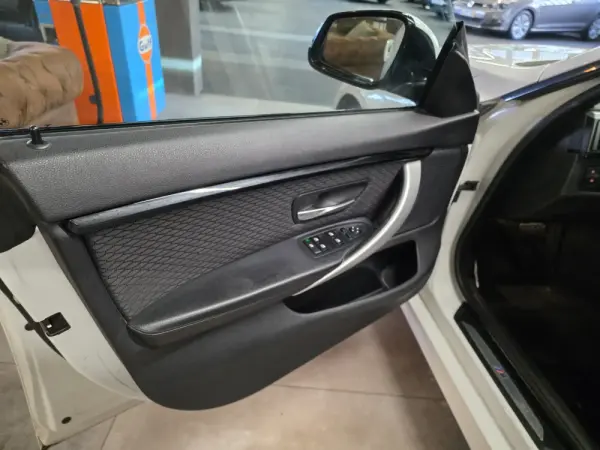 BMW 418 Gran Coupé d Pack M Auto 22