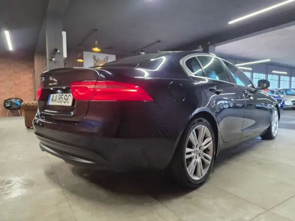 Jaguar XE E-Performance Aut. Prestige 13
