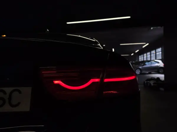 Jaguar XE E-Performance Aut. Prestige 15
