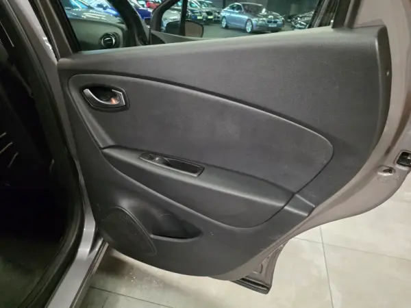 Renault Captur 1.5 dCi Exclusive 13