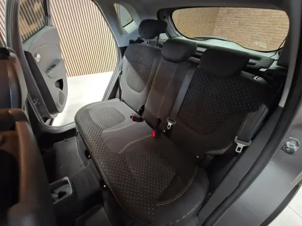 Renault Captur 1.5 dCi Exclusive 26