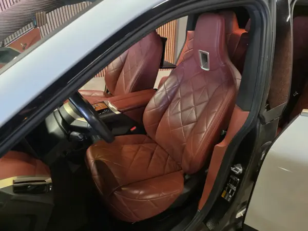 BMW iX xDrive 40 Pack Desportivo 27