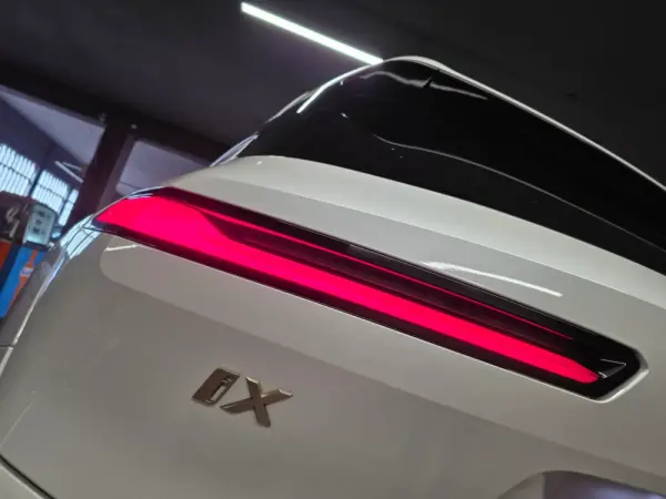 BMW iX xDrive 40 Pack Desportivo 47