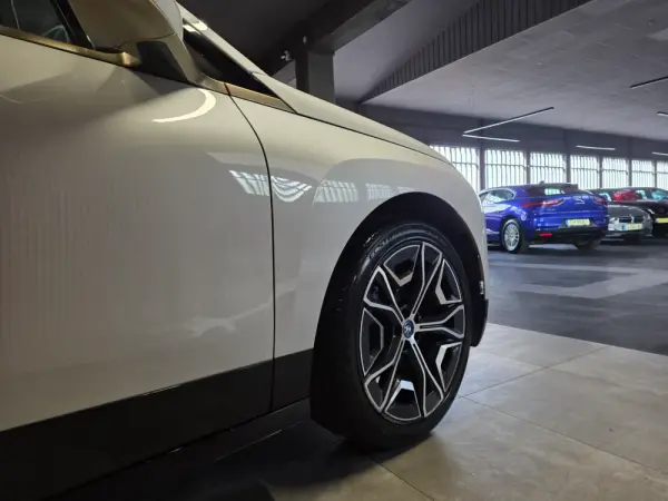 BMW iX xDrive 40 Pack Desportivo 52