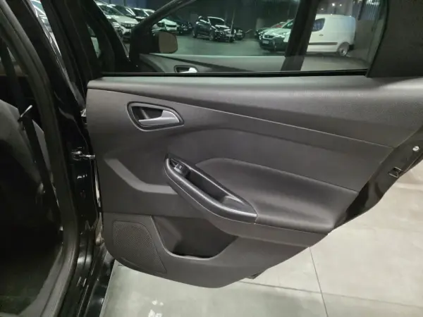 Ford Focus SW 1.5 TDCi ST-Line 14