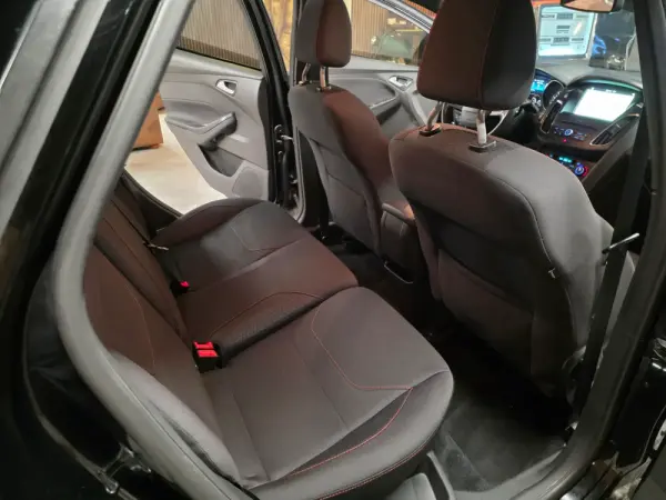 Ford Focus SW 1.5 TDCi ST-Line 15