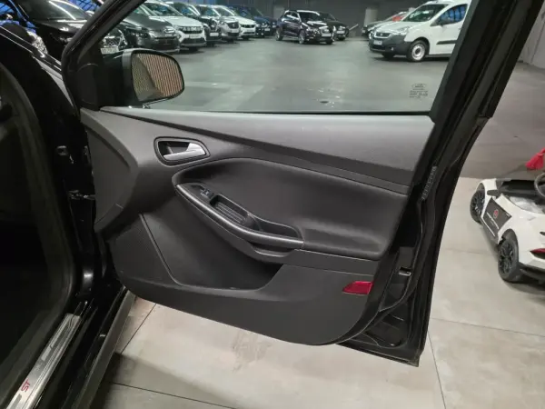 Ford Focus SW 1.5 TDCi ST-Line 16