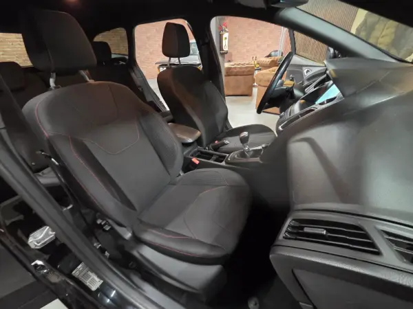 Ford Focus SW 1.5 TDCi ST-Line 18