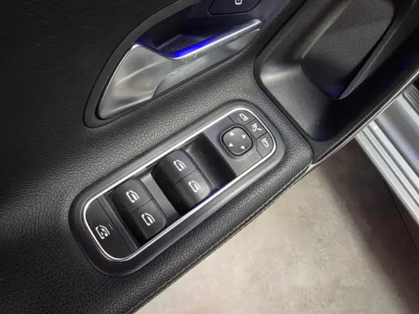 Mercedes-Benz A 180 d 7G-DCT Progressive 9