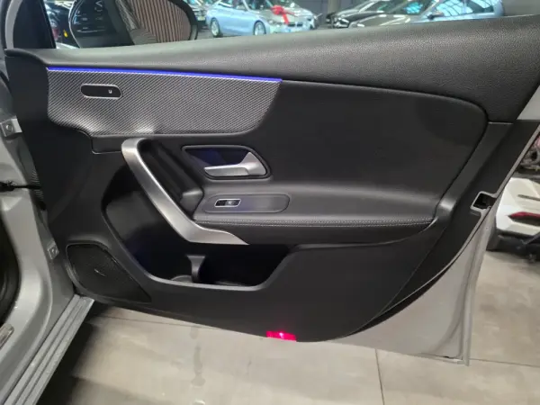 Mercedes-Benz A 180 d 7G-DCT Progressive 24