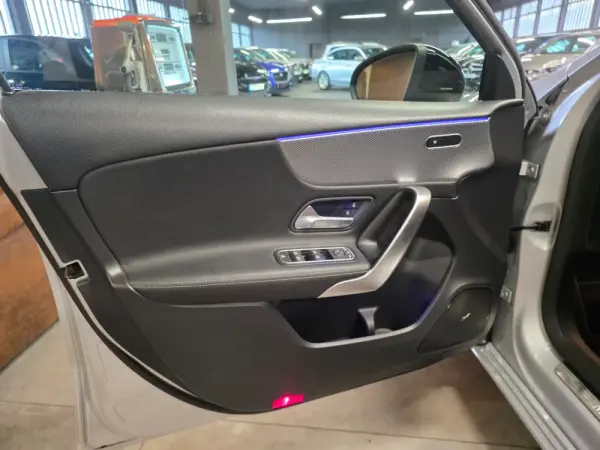 Mercedes-Benz A 180 d 7G-DCT Progressive 37