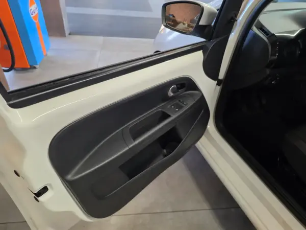 Volkswagen Up! 1.0 BlueMotion Move 15