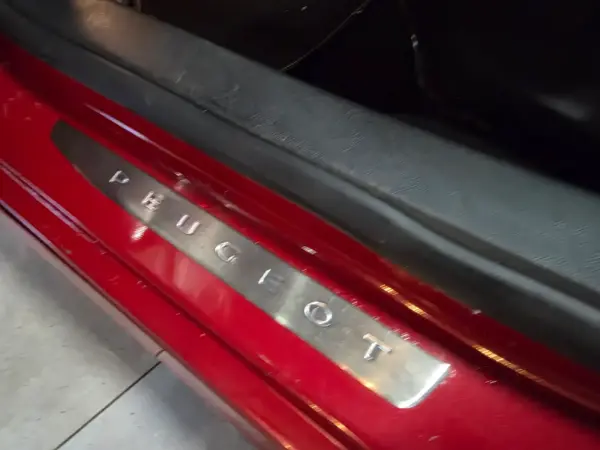 Peugeot 308 BlueHDi FAP 180 EAT8 Stop & Start GT 18