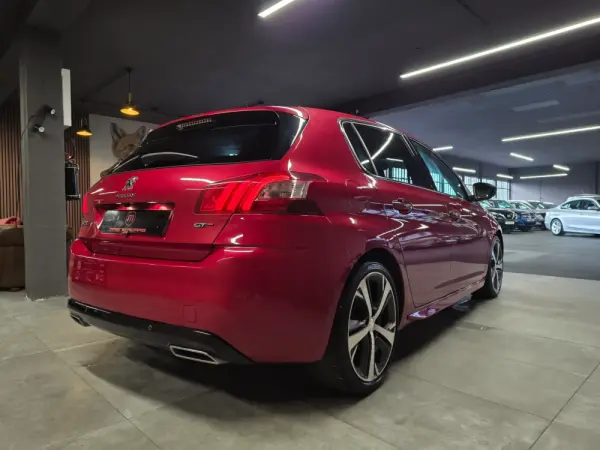 Peugeot 308 BlueHDi FAP 180 EAT8 Stop & Start GT 23