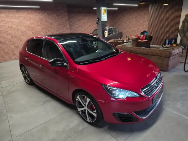 Peugeot 308 BlueHDi FAP 180 EAT8 Stop & Start GT 30