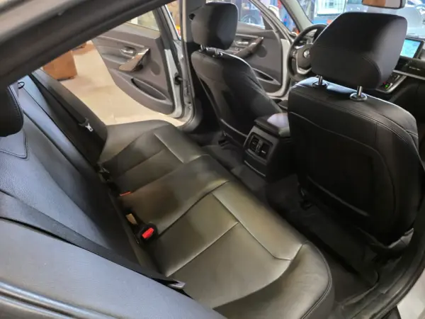 BMW 320 d Aut. Luxury Line 4