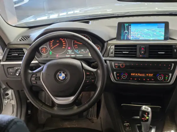 BMW 320 d Aut. Luxury Line 15