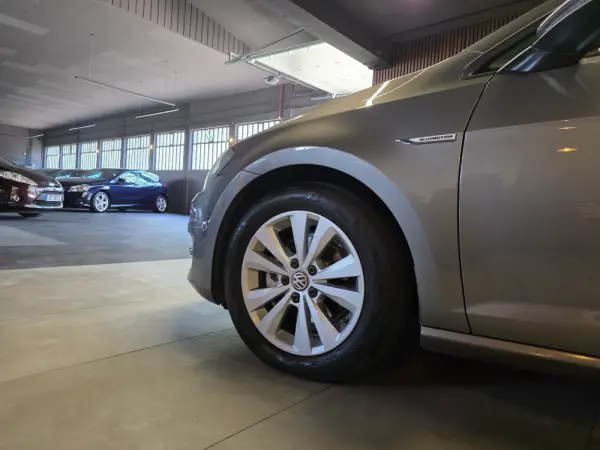Volkswagen Golf 1.6 TDi BlueMotion Trendline 6