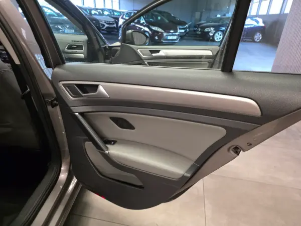 Volkswagen Golf 1.6 TDi BlueMotion Trendline 15