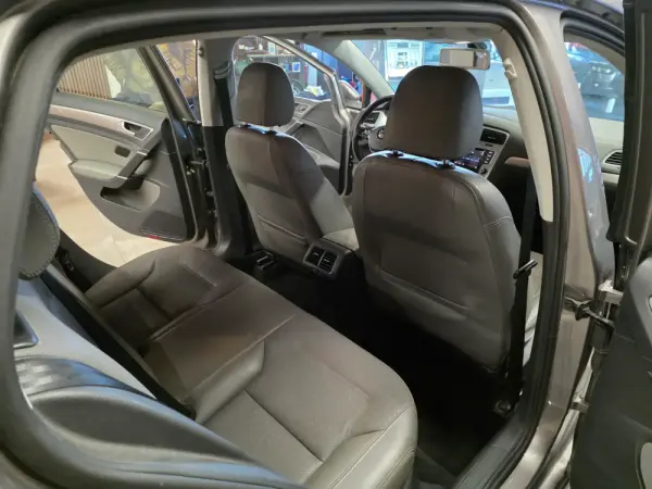 Volkswagen Golf 1.6 TDi BlueMotion Trendline 16