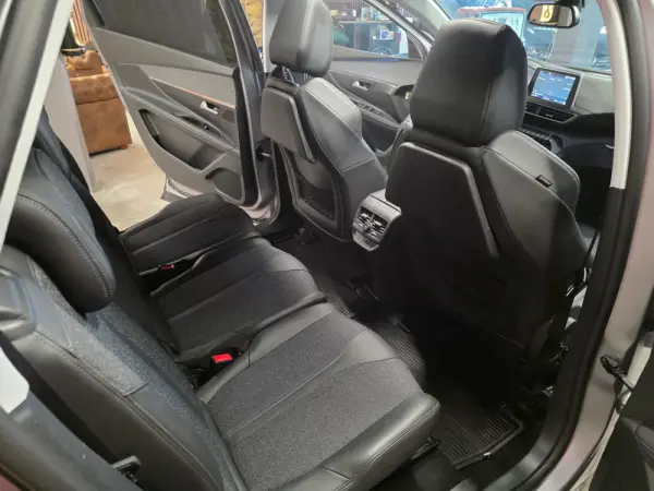 Peugeot 5008 BlueHDI 130 EAT8 Allure Pack 41
