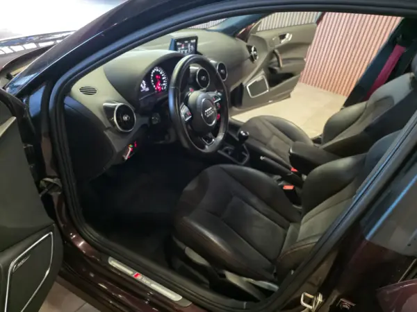 Audi A1 Sportback 1.6 TDI S-line 6