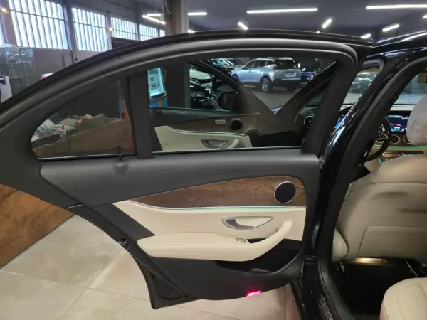 Mercedes-Benz E 220 d Exclusive Line 4