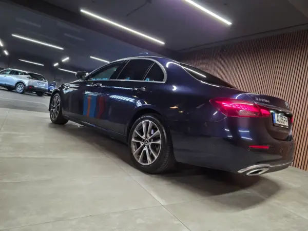 Mercedes-Benz E 220 d Exclusive Line 12