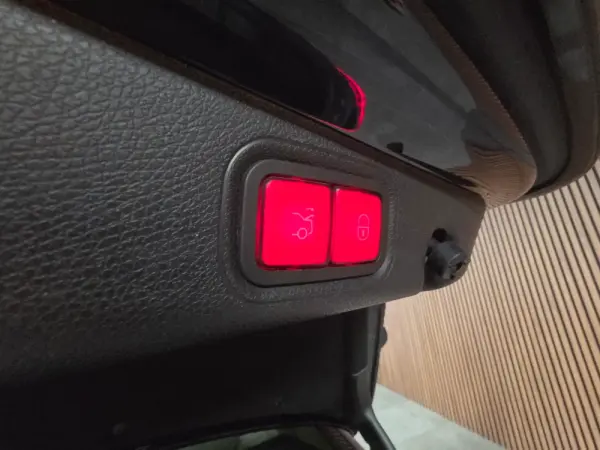 Mercedes-Benz E 220 d Exclusive Line 18