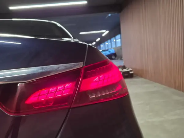 Mercedes-Benz E 220 d Exclusive Line 41