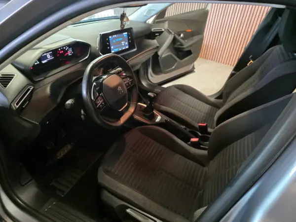 Peugeot 2008 1.5 BlueHDi Active Pack 6