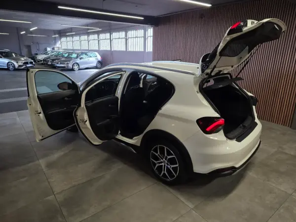Fiat Tipo Cross 1.3 Multijet 21