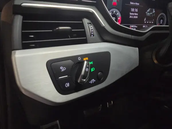 Audi A4 Avant 35 TDI S line S tronic 4