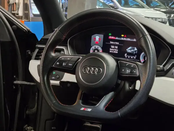 Audi A4 Avant 35 TDI S line S tronic 10