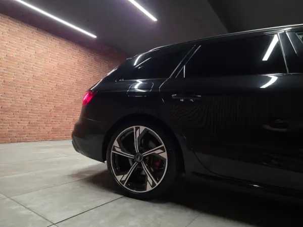 Audi A4 Avant 35 TDI S line S tronic 30