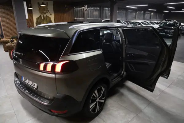 Peugeot 5008 BlueHDI 130 EAT8 Allure Pack 14