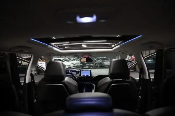 Peugeot 5008 BlueHDI 130 EAT8 Allure Pack 24