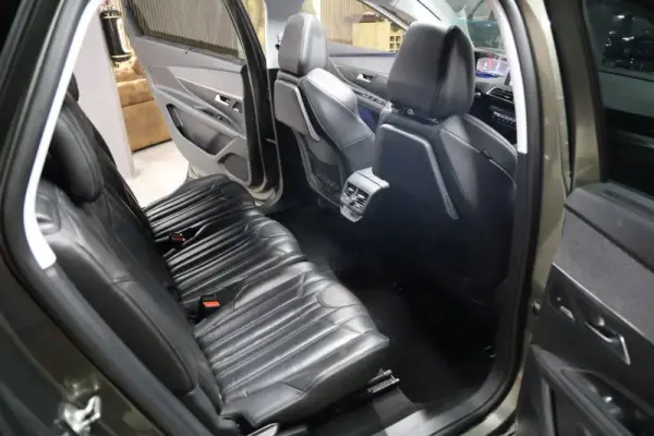 Peugeot 5008 BlueHDI 130 EAT8 Allure Pack 25
