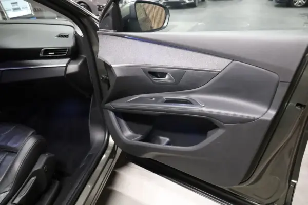 Peugeot 5008 BlueHDI 130 EAT8 Allure Pack 29