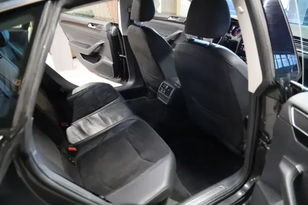 Volkswagen Arteon 2.0 TDI Elegance DSG 21