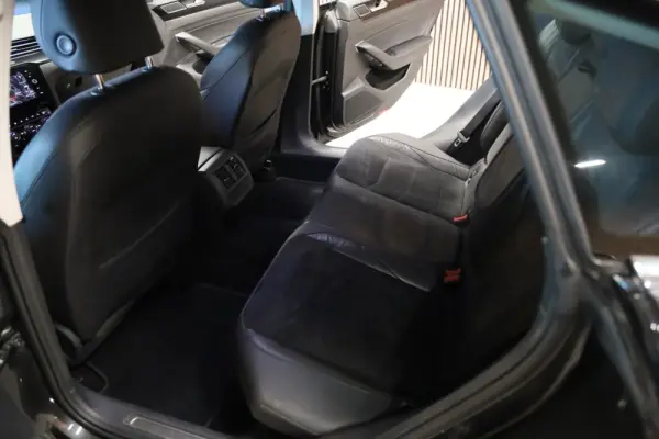 Volkswagen Arteon 2.0 TDI Elegance DSG 32