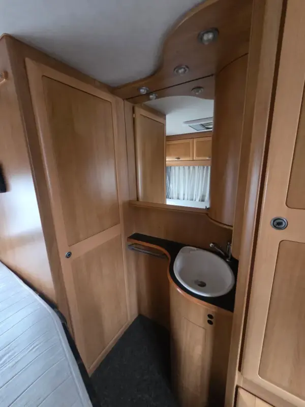 Hymer Classe B Outro 14