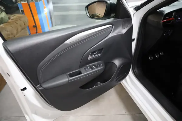 Opel Corsa 1.5 S&S GS 33