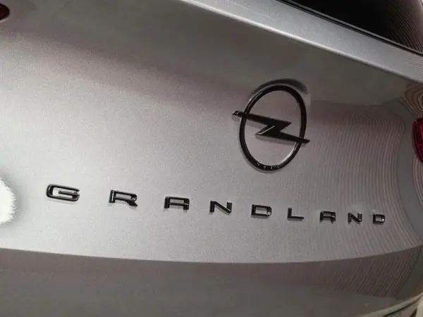 Opel Grandland 1.5 CDTI GS AT 26
