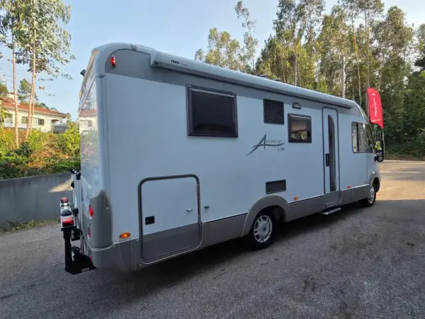 Burstner Aviano I 725 Cama Central 4