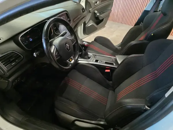 Renault Mégane Sport Tourer 1.5 Blue dCi R.S. Line 24