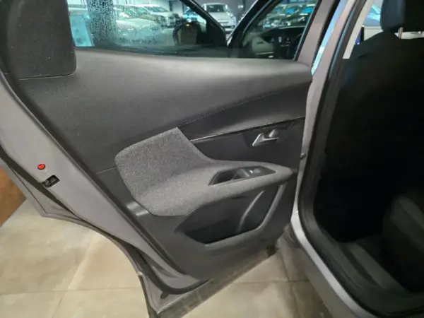 Peugeot 3008 1.5 BlueHDi Active 2