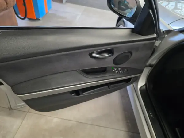 BMW 320 d Navigation 14