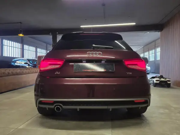 Audi A1 Sportback 1.6 TDI S-line 32