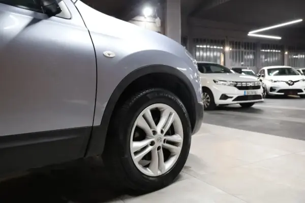 Nissan Qashqai 1.5 dCi Tekna Sport 17 21